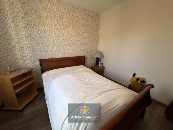 Vente                                                      Maison
                        
                     5 pièces                      131 m2                     à Courçon