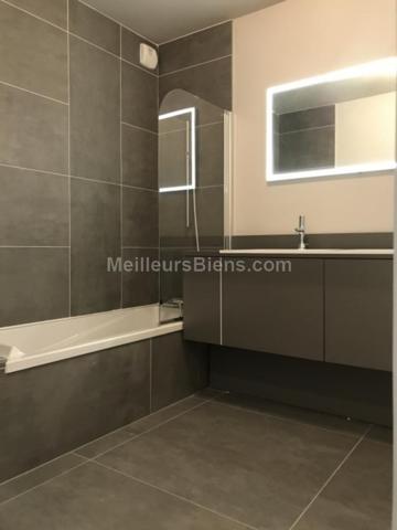 T4 neuf dans résidence standing avec piscine au centre de Lattes, vue sur le Lez et 3 stationnements