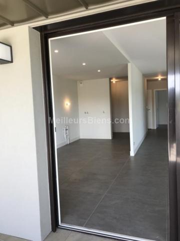 T4 neuf dans résidence standing avec piscine au centre de Lattes, vue sur le Lez et 3 stationnements