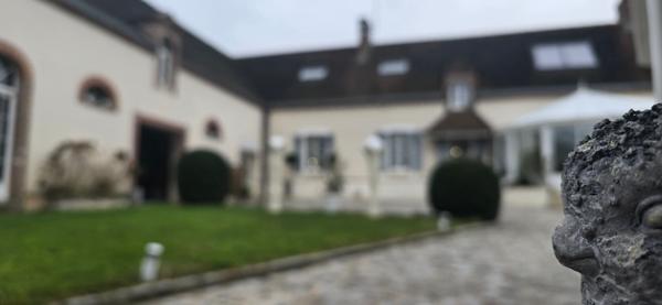 10mn à peine de CHARTRES - BELLE PROPRIÉTÉ D'ARTISTE plein coeur de la Vallée de l'Eure