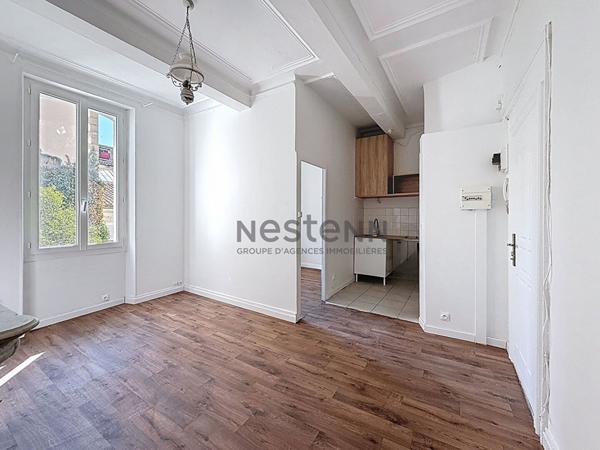 Appartement  T2 de 27m2 au 2e etage SANS ASCENSEUR - Rue SENAC 13001 Marseille
