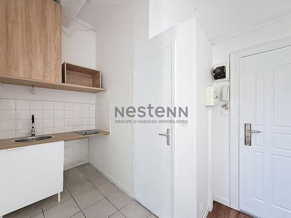 Appartement  T2 de 27m2 au 2e etage SANS ASCENSEUR - Rue SENAC 13001 Marseille
