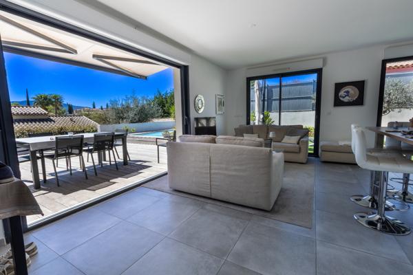 Villa neuve vue Rocher