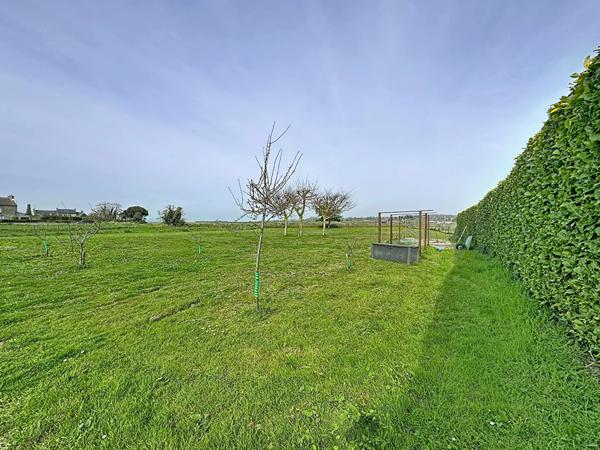 Maison 2 pièces à vendre aux des grèves de Langueux ! Ideal investissement ou premier achat, maison avec une chambre, jardin et parking avec vue sur les Grèves de Langueux !