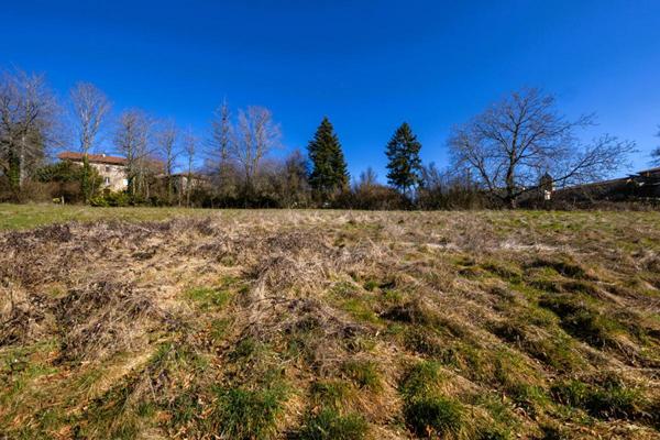 Terrain de 1254 m² viabilisé dans un environnement préservé