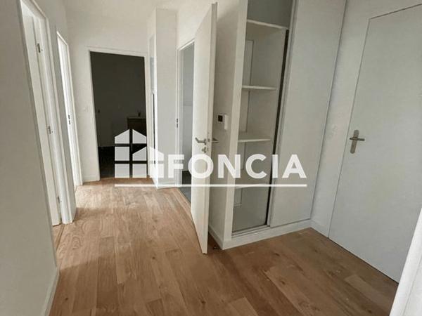 Location Appartement 3 pièces 63.9 m² - 10 RUE VICTOR HUGO Boves 80440