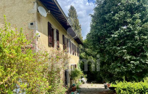 Maison de 385 m²