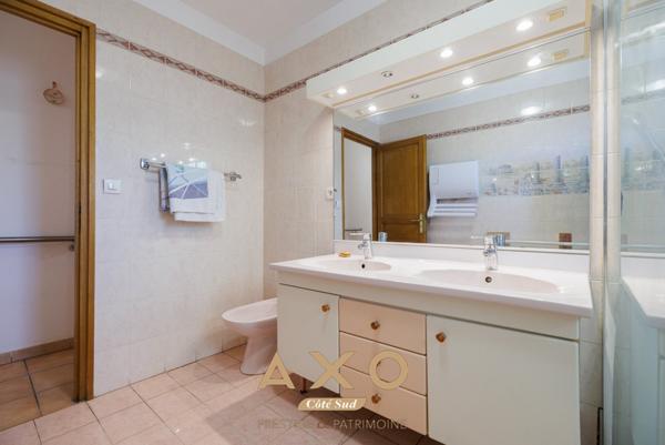 GEMENOS - MAISON DE PLAIN PIED - T4 - GARAGE - PISCINE - 750 000