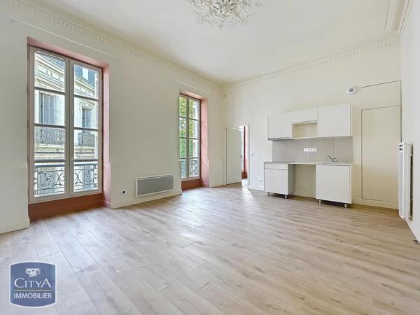 Appartement à louer 2 pièces 38.7m² Nîmes (30000)