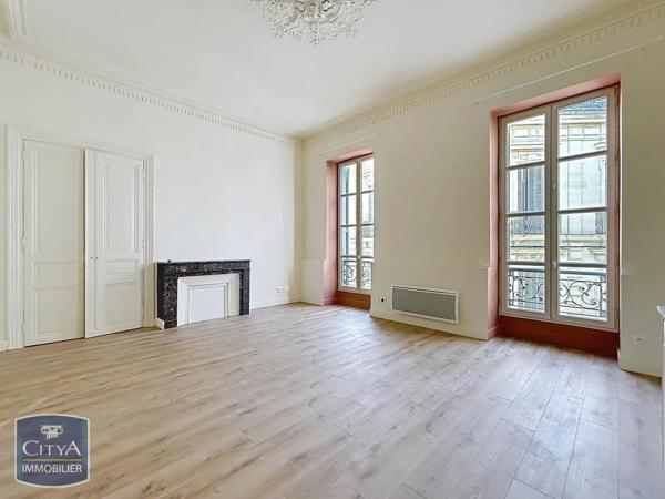 Appartement à louer 2 pièces 38.7m² Nîmes (30000)