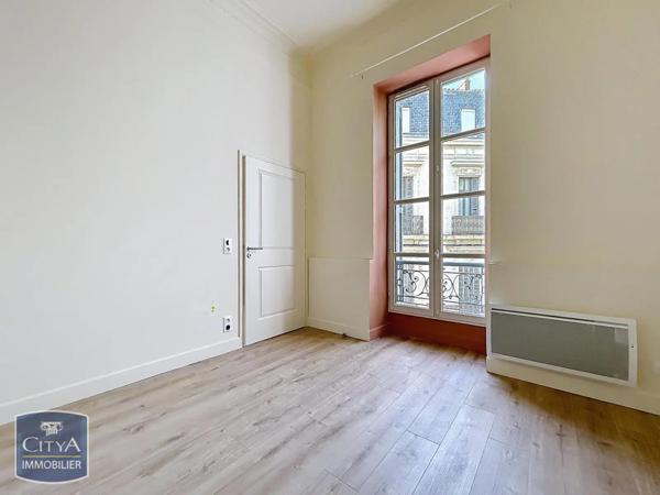 Appartement à louer 2 pièces 38.7m² Nîmes (30000)