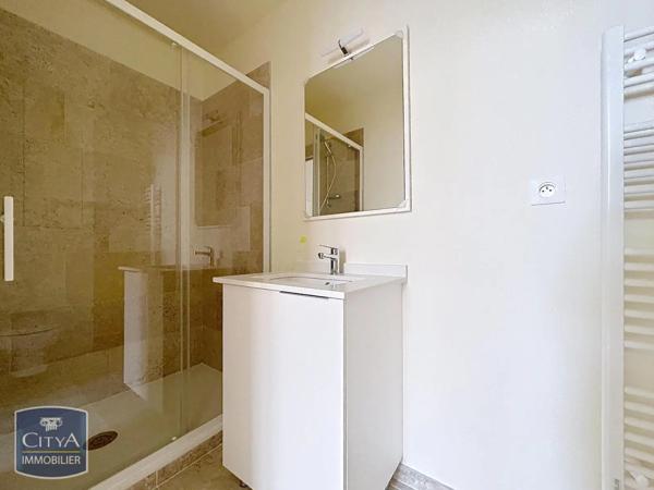 Appartement à louer 2 pièces 38.7m² Nîmes (30000)