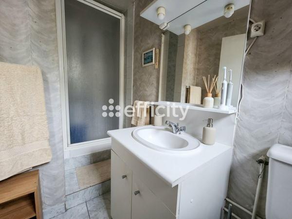 Immeuble
        
        - 75 m² Exclusivité 289 430 € *