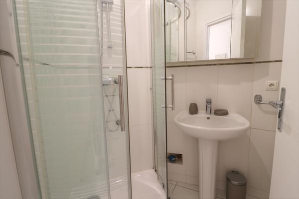 Appartement 1 pièce à vendre à La Garenne-Colombes, rez-de-chaussée, calme et bien équipé , La garenne colombes