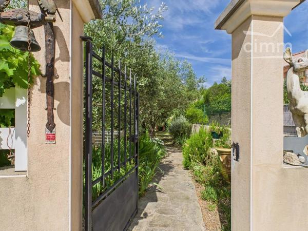 À vendre – Villa de standing avec piscine, proche centre – Saint Ambroix.
