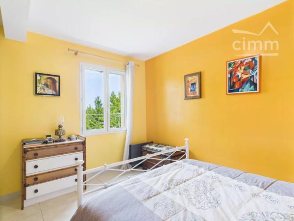 À vendre – Villa de standing avec piscine, proche centre – Saint Ambroix.