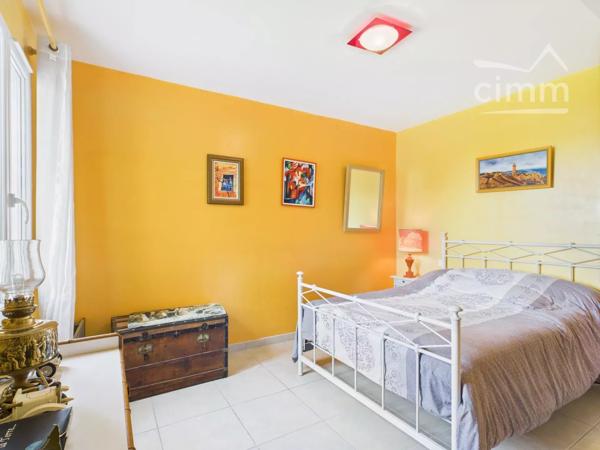 À vendre – Villa de standing avec piscine, proche centre – Saint Ambroix.