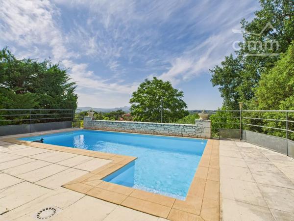 À vendre – Villa de standing avec piscine, proche centre – Saint Ambroix.