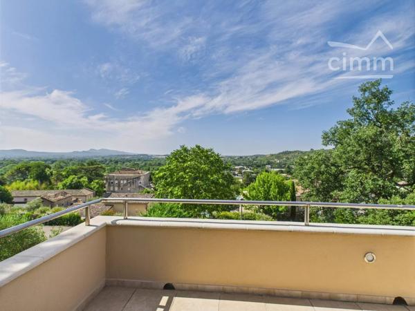 À vendre – Villa de standing avec piscine, proche centre – Saint Ambroix.