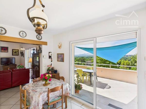 À vendre – Villa de standing avec piscine, proche centre – Saint Ambroix.