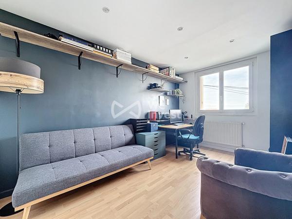 Grand appartement F3/F4 , secteur Hauts de Lagny, 0 travaux, cave + parking