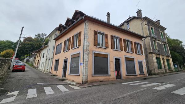 Vente Immeuble 11 pièces 306 m2 à Le Pont-de-Beauvoisin