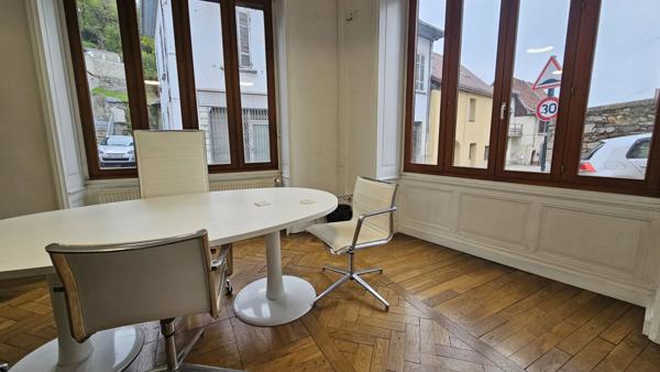 Vente Immeuble 11 pièces 306 m2 à Le Pont-de-Beauvoisin