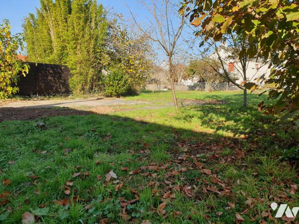 La Montagne bourg : Terrain à bâtir à vendre