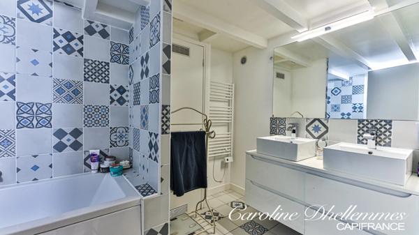 Maison de ville en plein coeur du quartier de la gare.