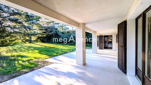 Maison à CHARBONNIERES-LES-BAINS, 69260 - 8 pièces 178m²