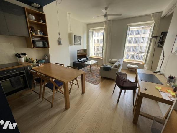 Notaire vend bel appartement 3 pièces Marseille (1er arrondissement)