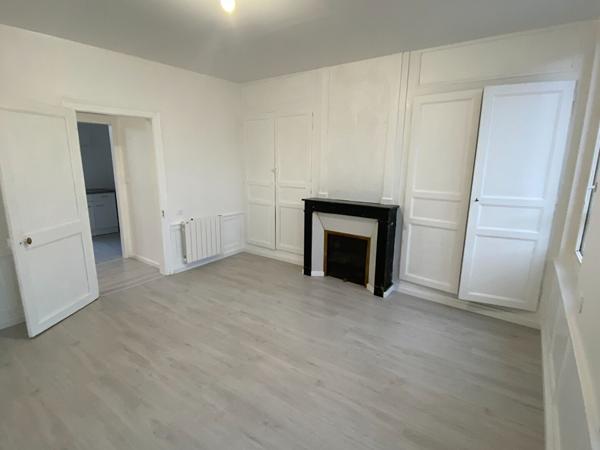 Immeuble - centre ville de Gournay en Bray