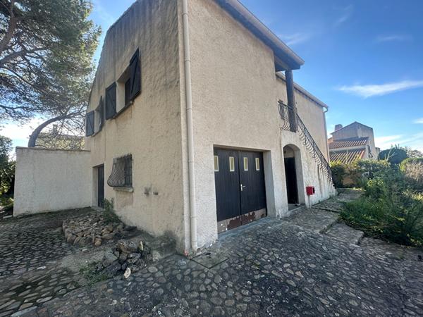 Villa 8 pièces-Saint Mitres Les Remparts