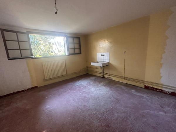 Villa 8 pièces-Saint Mitres Les Remparts