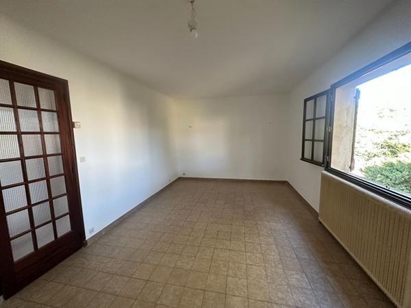 Villa 8 pièces-Saint Mitres Les Remparts