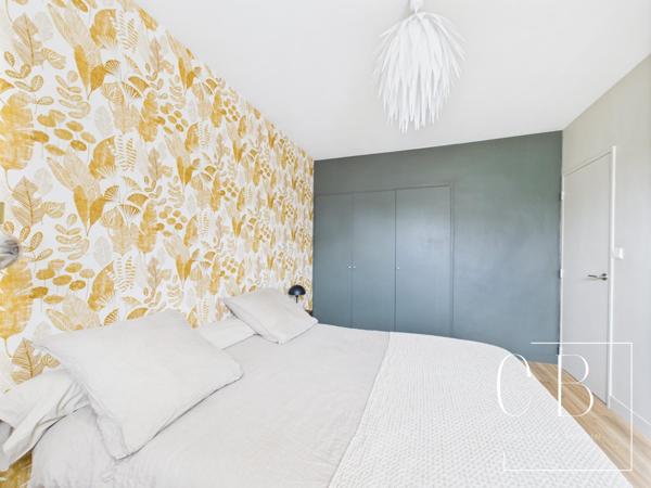 Appartement rénové 81 m2  Balcon Stationnement