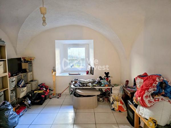 Appartement T3 avec cave te terrasse.