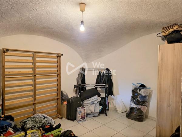 Appartement T3 avec cave te terrasse.