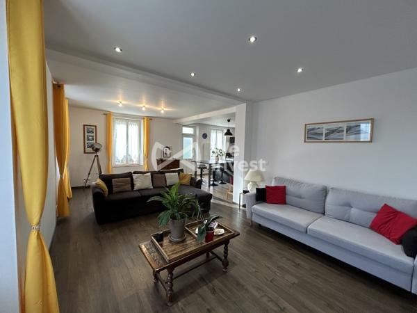 Maison rénovée 135 m² 5 pièces 3 chambres Terrain 789 m²