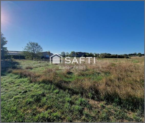 Terrain de 1190m² raccordé au tout à l' égout  à Saint  Sulpice la pointe proche du centre ville.