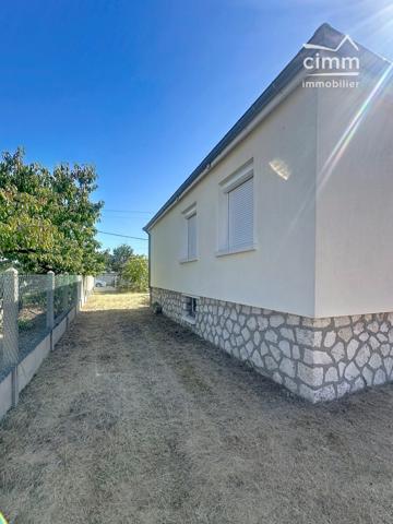 Venez découvrir cette maison avec travaux située sur la commune de Chalette-sur-Loing proche bourg.