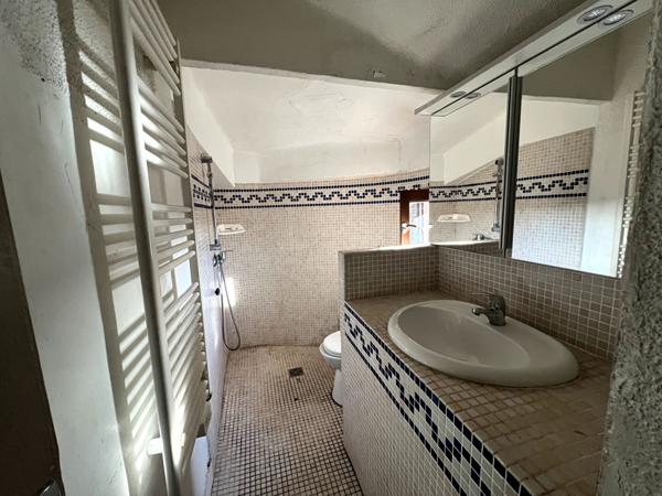 Immeuble de rapport au coeur du village médiéval de Volonne ? Idéal investisseur