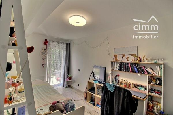 APPARTEMENT T4 REZ DE JARDIN ET VUE MONT BLANC.
