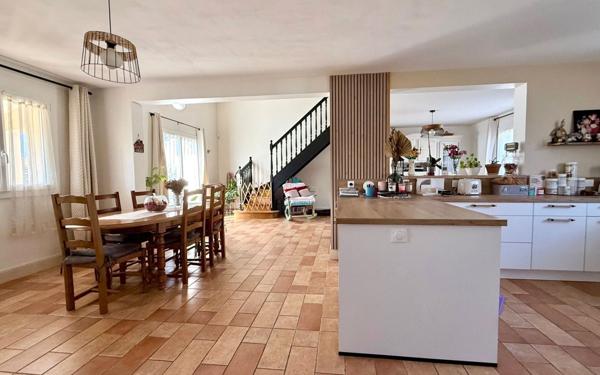 Maison à vendre    5 pièces • 150 m2 Périgny