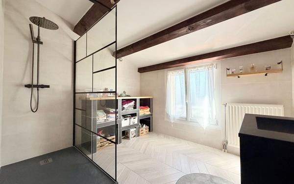 Maison à vendre    5 pièces • 150 m2 Périgny