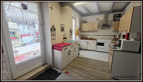 Maison à vendre 4 pièces SAINT JULIEN DE L'ESCAP (17) d'environ 90m² avec garage de 27m² et annexe dans la cour