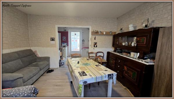 Maison à vendre 4 pièces SAINT JULIEN DE L'ESCAP (17) d'environ 90m² avec garage de 27m² et annexe dans la cour