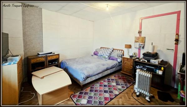 Maison à vendre 4 pièces SAINT JULIEN DE L'ESCAP (17) d'environ 90m² avec garage de 27m² et annexe dans la cour