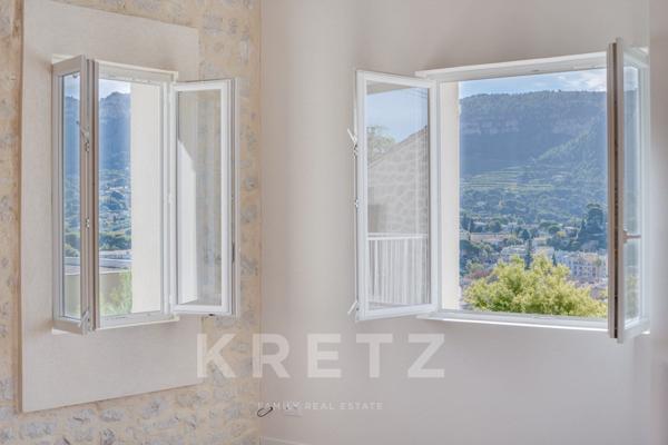 Elegante villa rénovée à pied du village