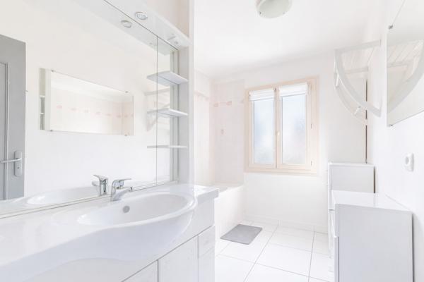 Maison La Ville Du Bois 5 pièces 100 m2